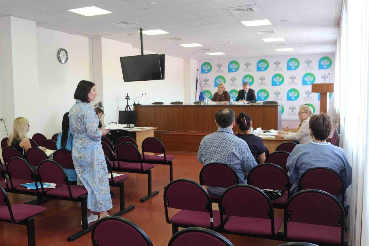 Совет нотариусов и государственных регистраторов прав белгородского Росреестра обсудил проблемные вопросы правоприменительной практики.