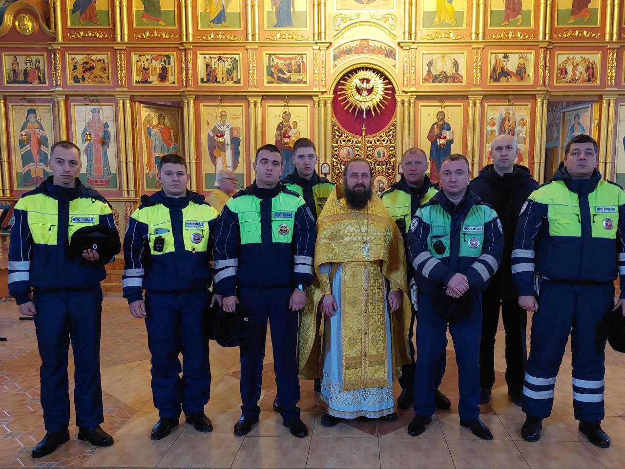 17 ноября, в третье воскресенье ноября, отмечается Всемирный день памяти жертв дорожно-транспортных происшествий.