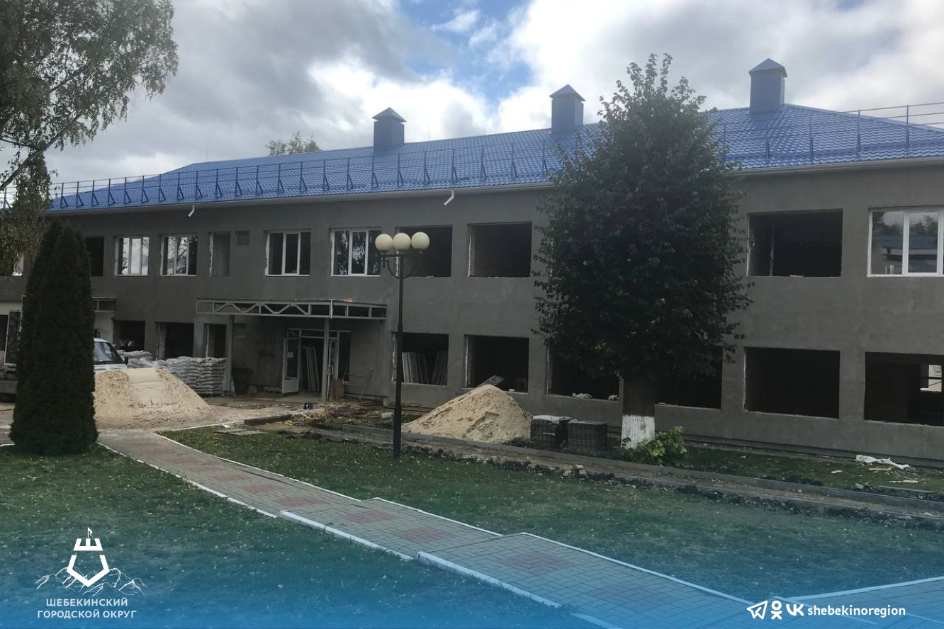 В Большетроицкой районной больнице продолжается капитальный ремонт.