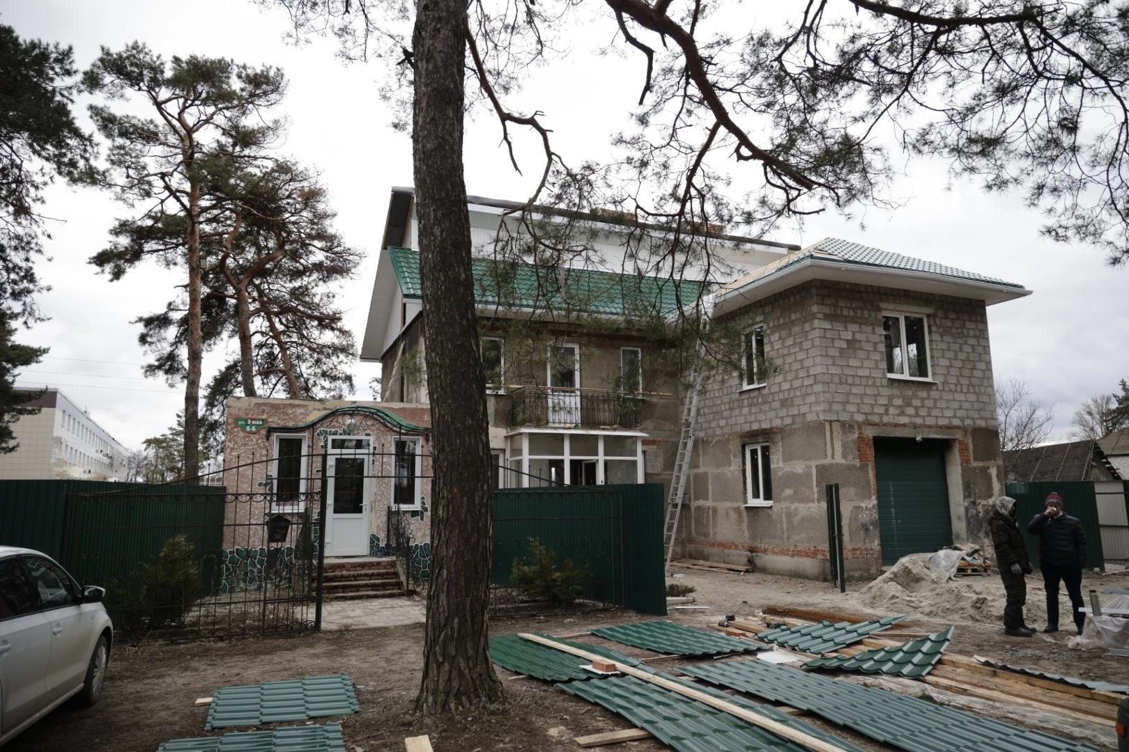 Вячеслав Гладков проверил ход восстановительных работ в Новой Таволжанке.