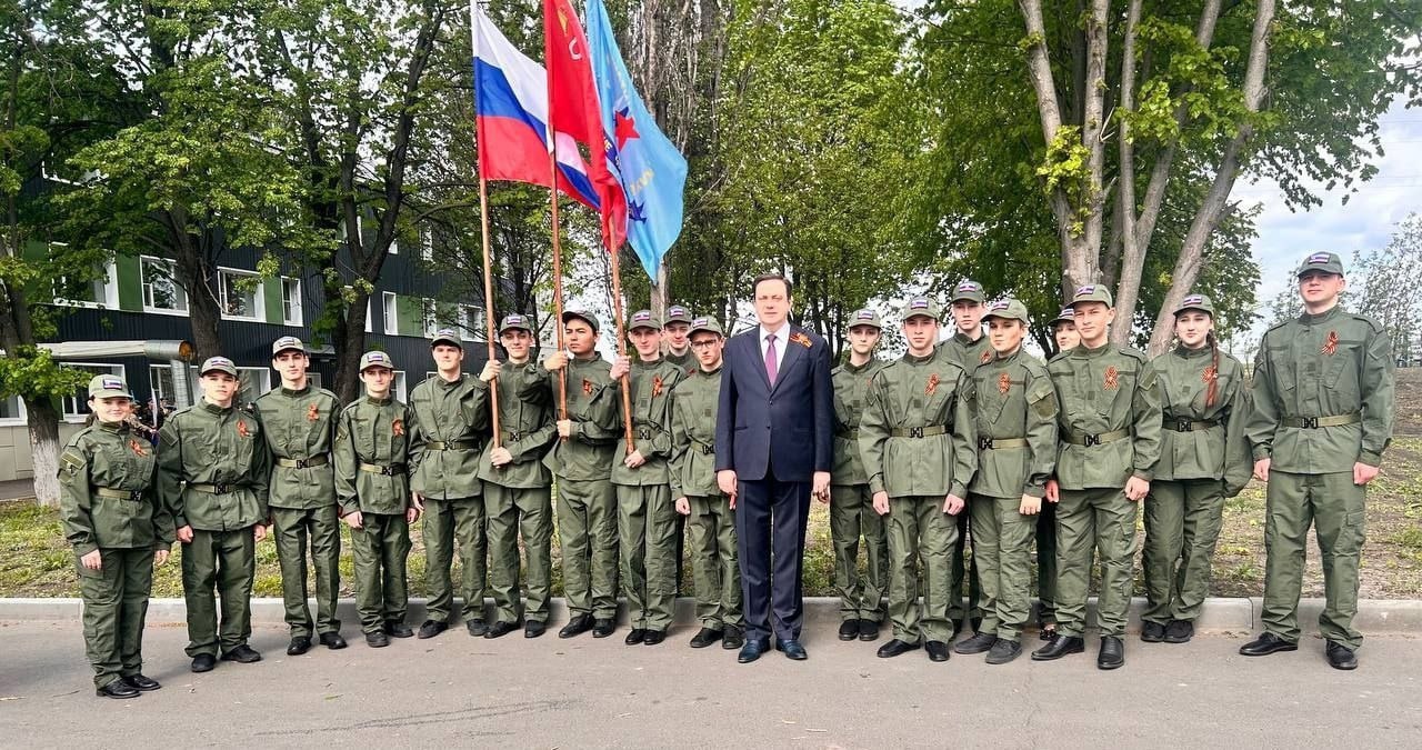Шебекинцы приняли участие в масштабном патриотическом параде в Губкине.
