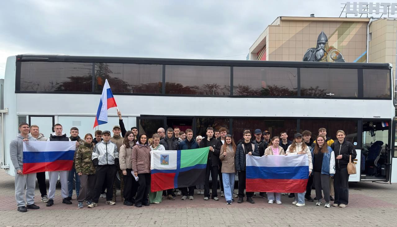 Шебекинские студенты отправились в туристическую поездку «Дорога Победы: Наследие Тулы».