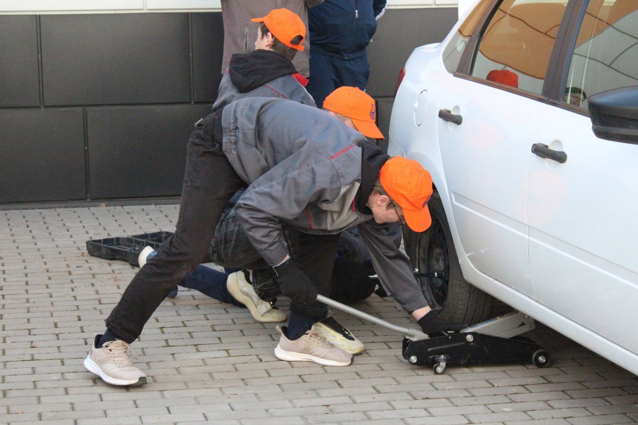 Шебекинские студенты стали участниками областного чемпионата по автомногоборью.