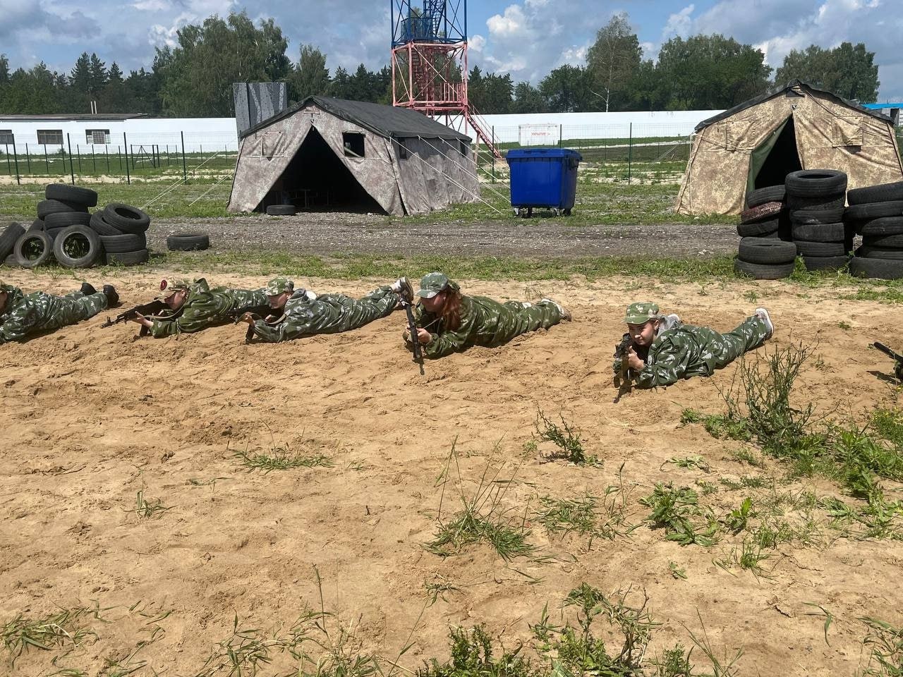 Стартовал новый сезон военно-патриотических сборов «Армата». В этом году в проекте принимают участие студентки Шебекинского агротехнического ремесленного техникума.