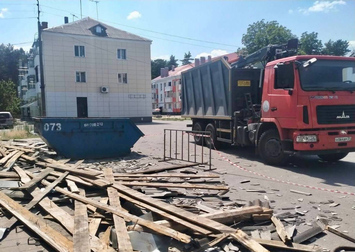 Белгородские коммунальщики помогают в восстановлении Шебекино.
