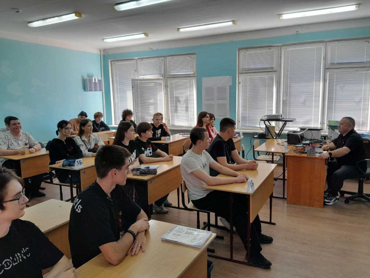 Встреча с будущими избирателями. Встреча с будущими избирателями.
