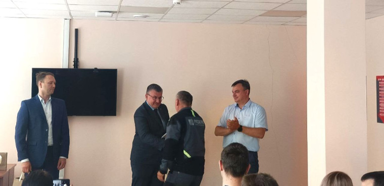 Глава администрации Андрей Гриднев вручил заслуженные награды сотрудникам предприятия «Тамбовский бекон». Глава администрации Андрей Гриднев вручил заслуженные награды сотрудникам предприятия «Тамбовский бекон».