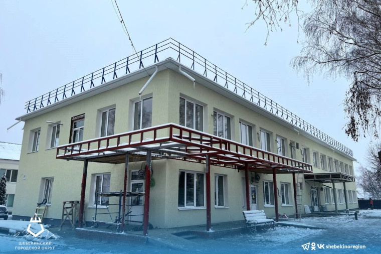 В Большетроицкой больнице продолжается капитальный ремонт.