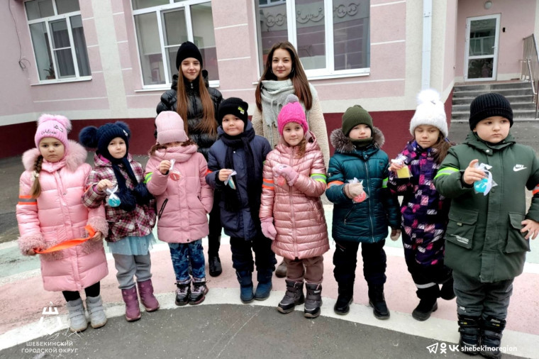 Студенты агротехнического ремесленного техникума провели для дошкольников викторину на знание правил дорожного движения. Студенты агротехнического ремесленного техникума провели для дошкольников викторину на знание правил дорожного движения.