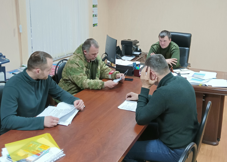 Проведено совещание по вопросам: «Участие в охране общественного порядка при проведении и культурно-массовых мероприятий», «Воспитание и подготовка молодежи к военной службе». Проведено совещание по вопросам: «Участие в охране общественного порядка при проведении и культурно-массовых мероприятий», «Воспитание и подготовка молодежи к военной службе».