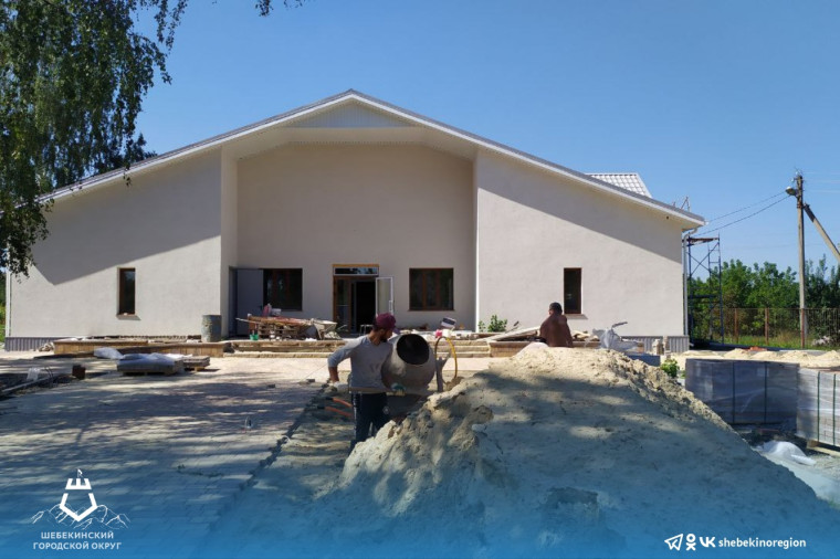 В Шебекинском городском округе продолжается капитальный ремонт Нежегольского сельского клуба.