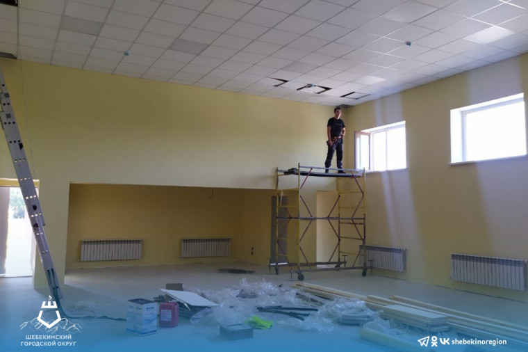 В Шебекинском городском округе продолжается капитальный ремонт Нежегольского сельского клуба.