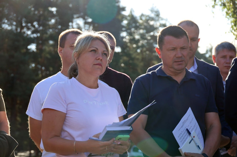 Вячеслав Гладков провёл выездную планёрку вместе с главами муниципальных образований по восстановлению жилья в Шебекино и Новой Таволжанке.