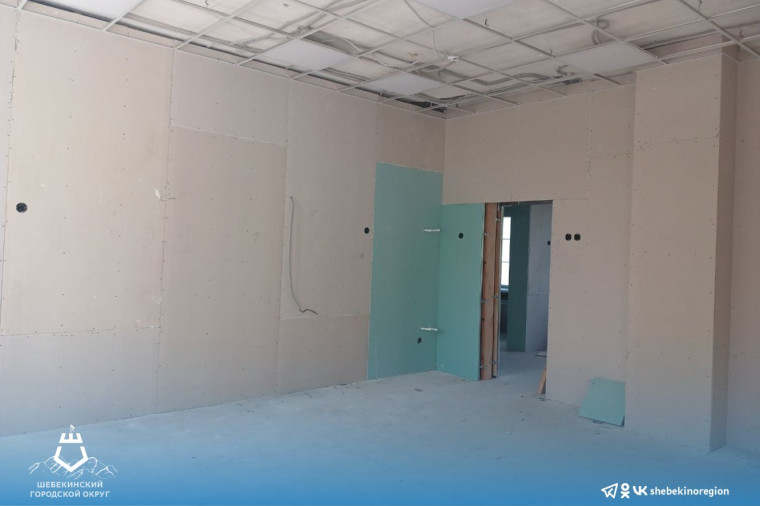 В Дмитриевской школе продолжается капитальный ремонт.