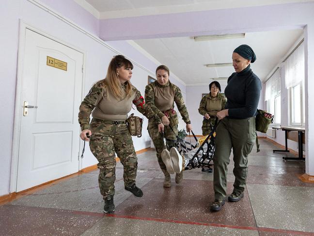 Первого августа в шебекинском батальоне территориальной самообороны «Бастион-1» сформировали женский эвакуационный взвод.