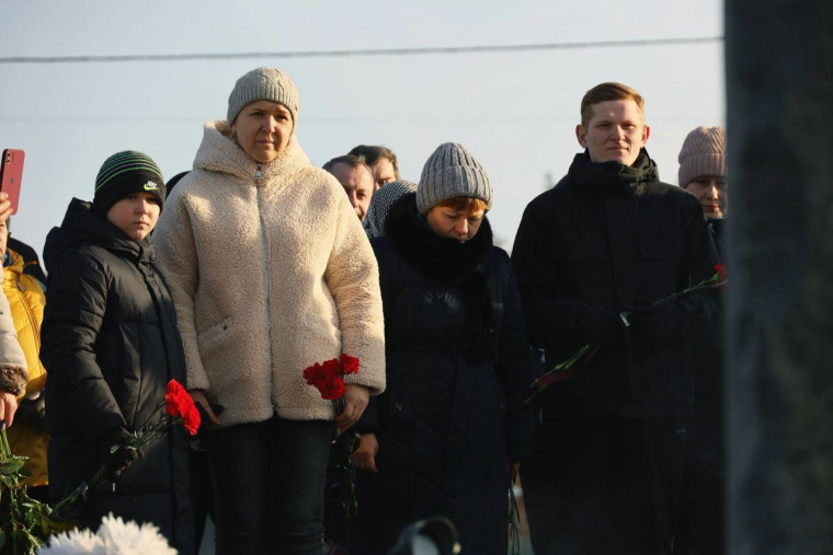В Новой Таволжанке в конце декабря установили мемориал, посвящённый павшим Героям, насмерть стоявшим на защите шебекинской земли.