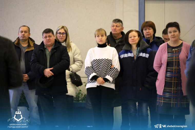 Владимир Жданов встретился с коллективами промышленных предприятий – Шебекинского мелового завода и Промзапчасти.
