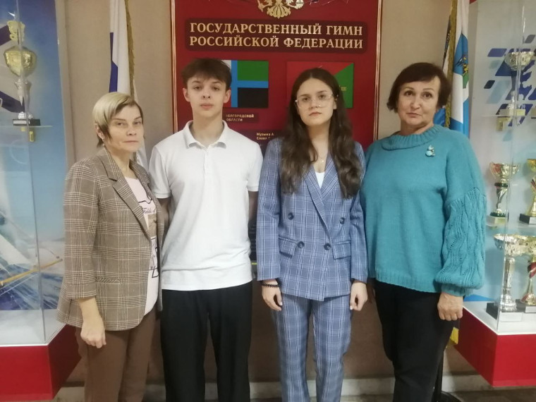 В рамках областного фестиваля науки на базе школы №34 города Старый Оскол 10 октября состоялся региональный симпозиум научно-исследовательских работ и проектов обучающихся под названием «Мои исследования – родному краю».