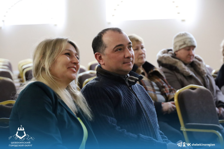 Владимир Жданов посетил обновленный Маломихайловский Дом культуры и общался с жителями села.