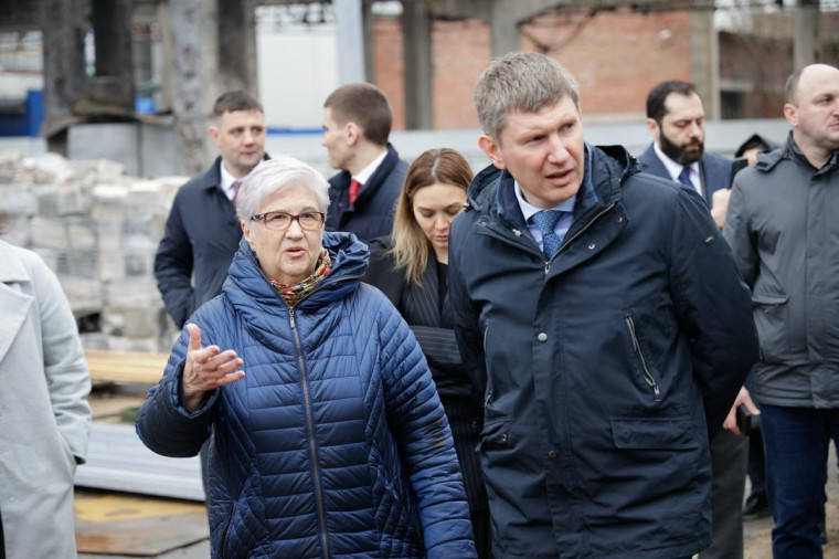 Министр экономического развития РФ Максим Решетников и губернатор Белгородской области Вячеслав Гладков посетили Шебекино с рабочей поездкой.