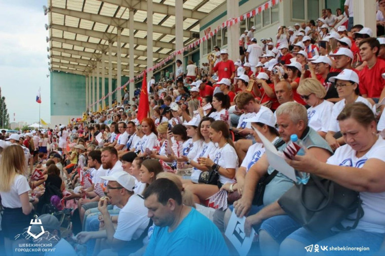 Шебекинские спортсмены приняли участие в Первом летнем параде физкультурников.