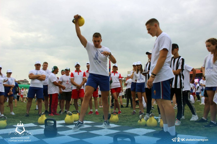 Шебекинские спортсмены приняли участие в Первом летнем параде физкультурников.